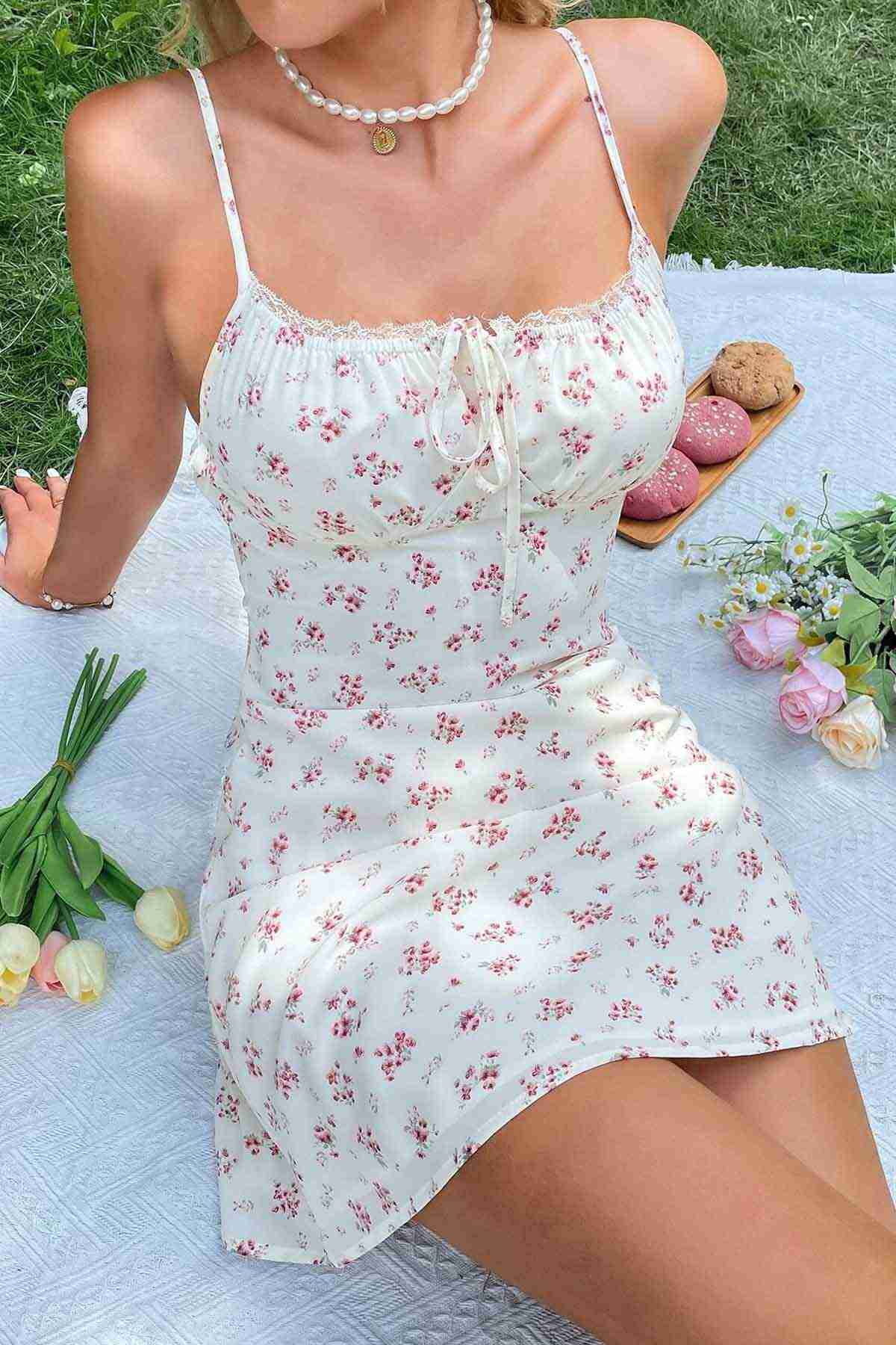 Merry See Çiçek Desenli Mini Diz Üstü Elbise Çok Renkli