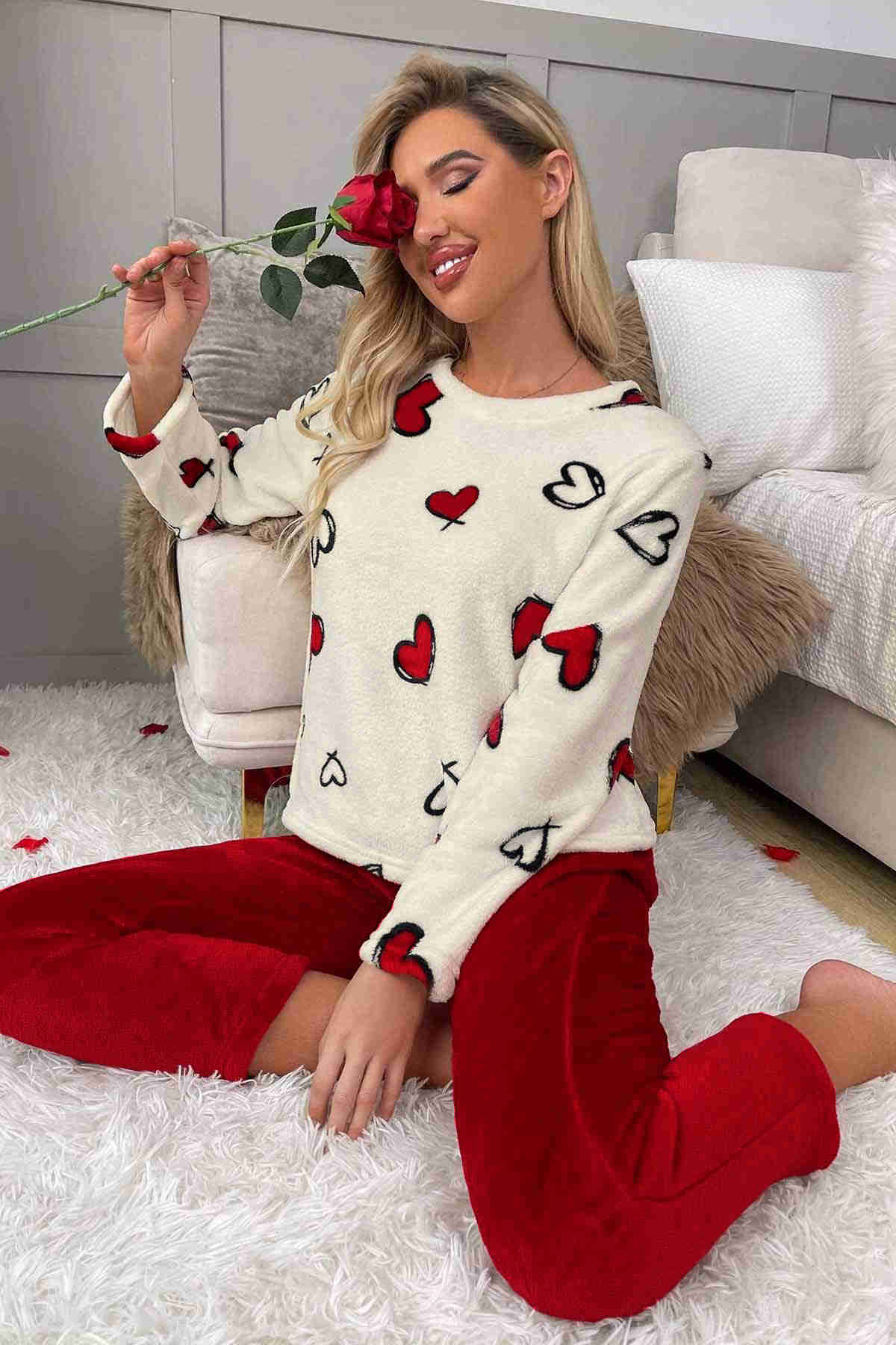 Merry See Kalp Baskılı Peluş Polar Alt Üst Uzun Kollu Pijama Takımı Çok Renkli